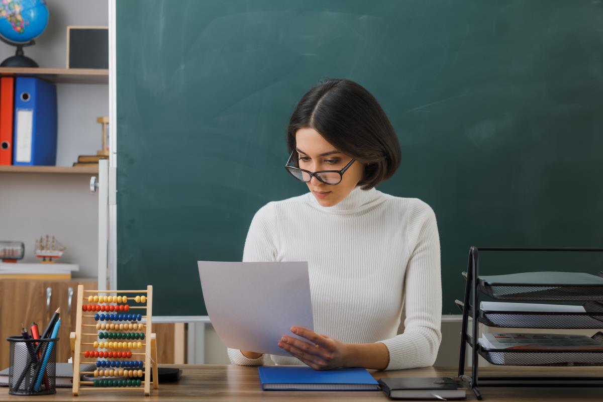 Reduce Teacher Workload Using AI Question Generators – Testgenie
